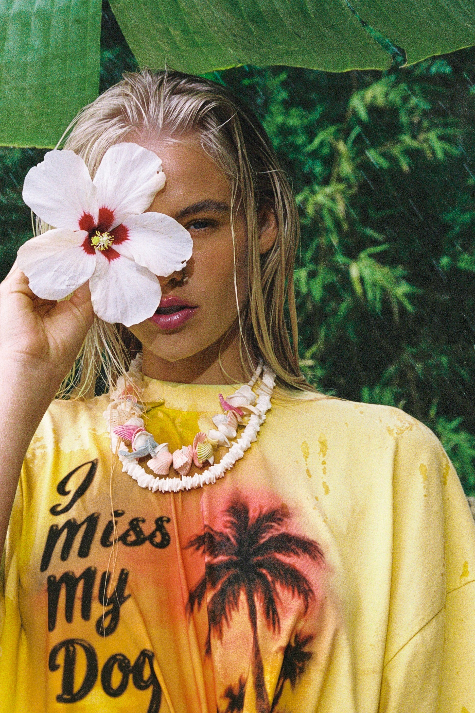 Souvenir Airbrush Oversized Tee in Yellow