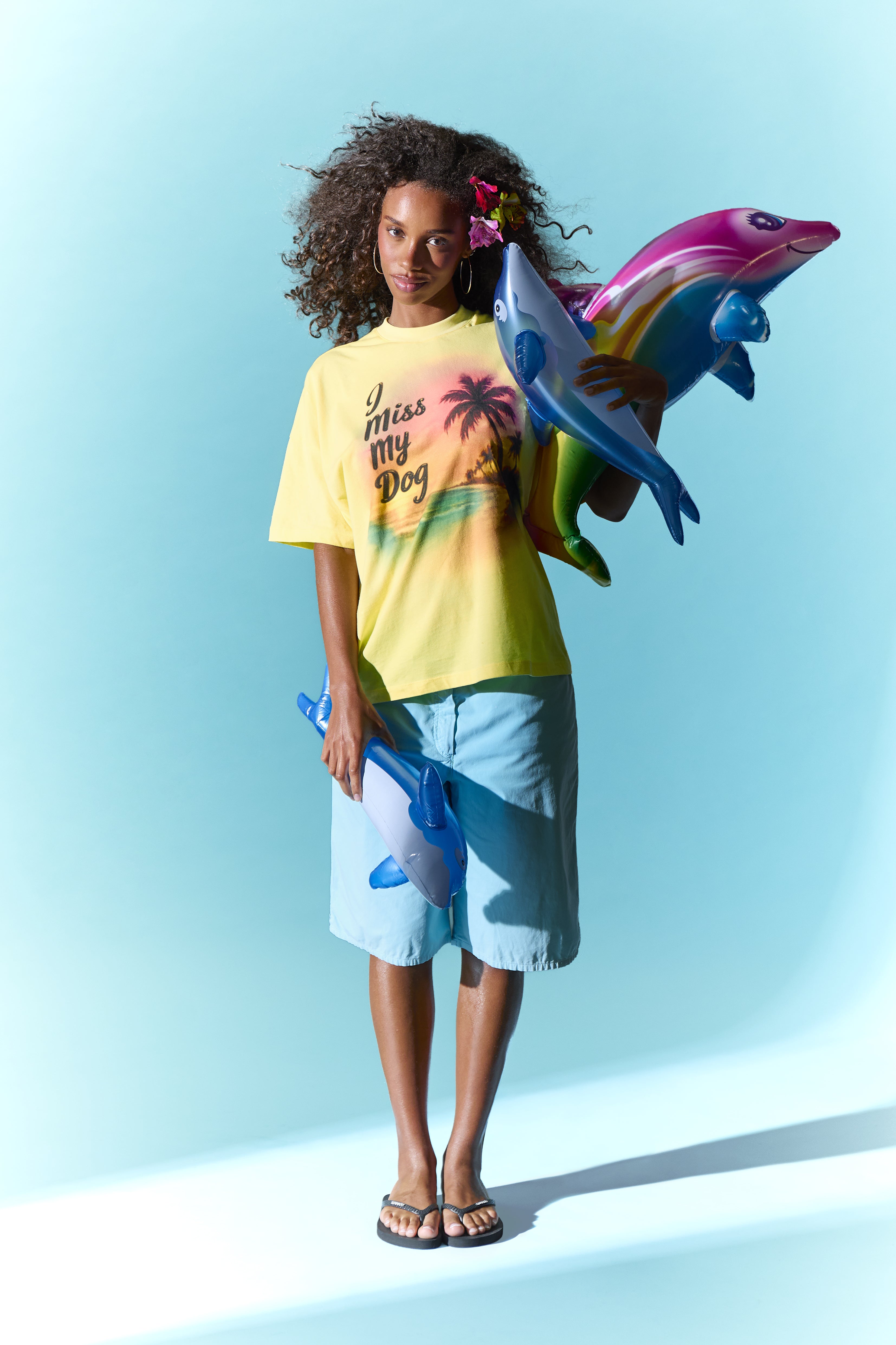 Souvenir Airbrush Oversized Tee in Yellow